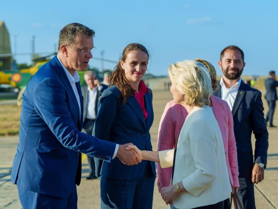 Ionuț Moșteanu și Ursula von der Leyen, la baza Mihail Kogălniceanu - septembrie 2025