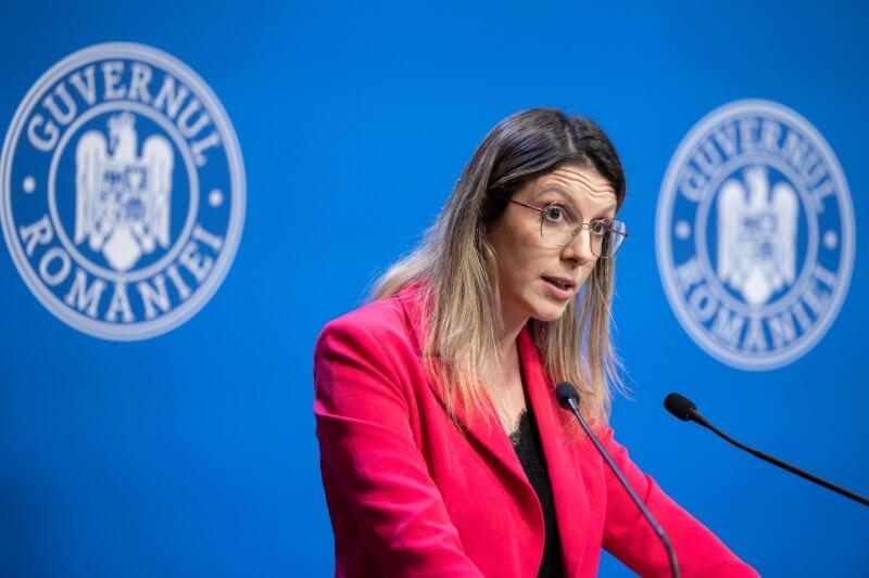 Diana Buzoianu - 
Ministru al Mediului, Apelor și Pădurilor al României